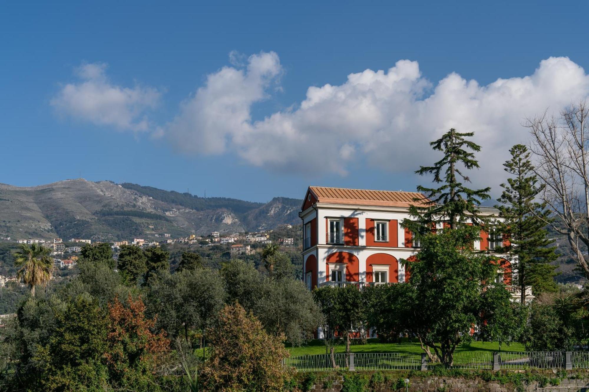 La Tuja Relais Du Parc Landhuis Vico Equense